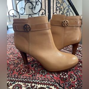 Tory Burch ankle boots size 8M camel colour, new, never worn.